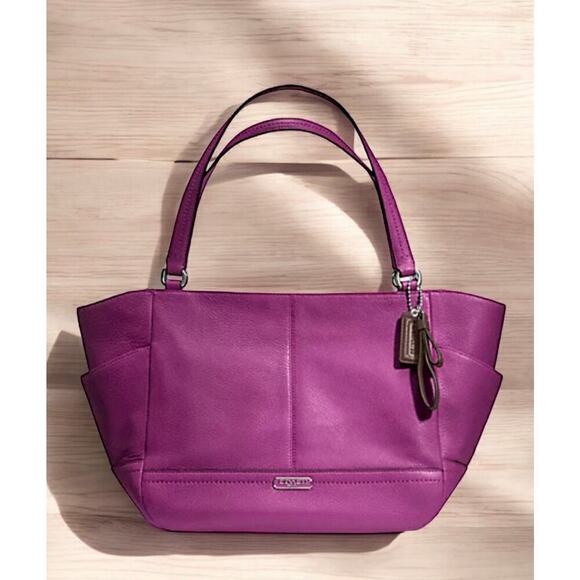 Coach Handbags - Coach F23284 Park Leather Carrie Tote Bag